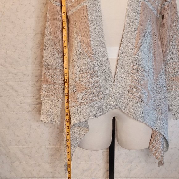 M. Fredric, size M, loose cardigan.  Light grey and mauve pink. NWOT. - Picture 13 of 14